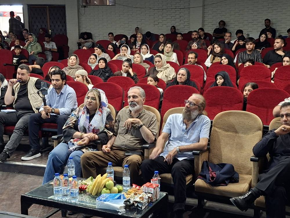 علی طالب‌لو در جمع استعدادهای بازیگری جنوب تهران؛ ورکشاپ «سکوت» در فرهنگسرای رازی